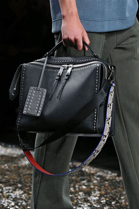 sac bandoulière homme fendi|FENDI .